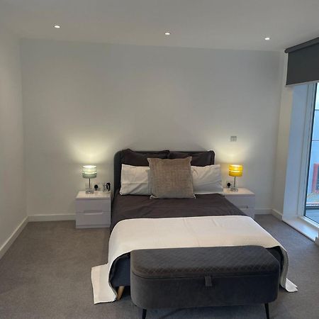 Malixa Uk Apartamento Croydon Exterior foto