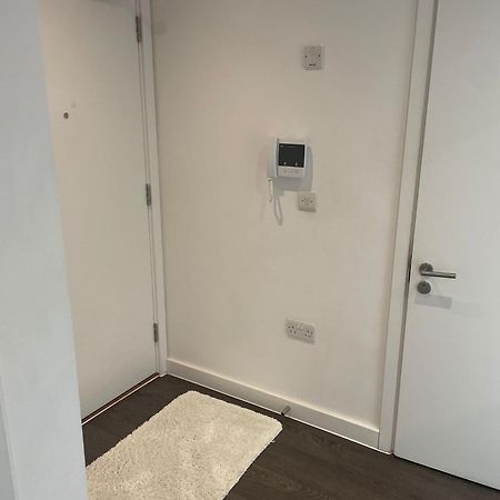 Malixa Uk Apartamento Croydon Exterior foto