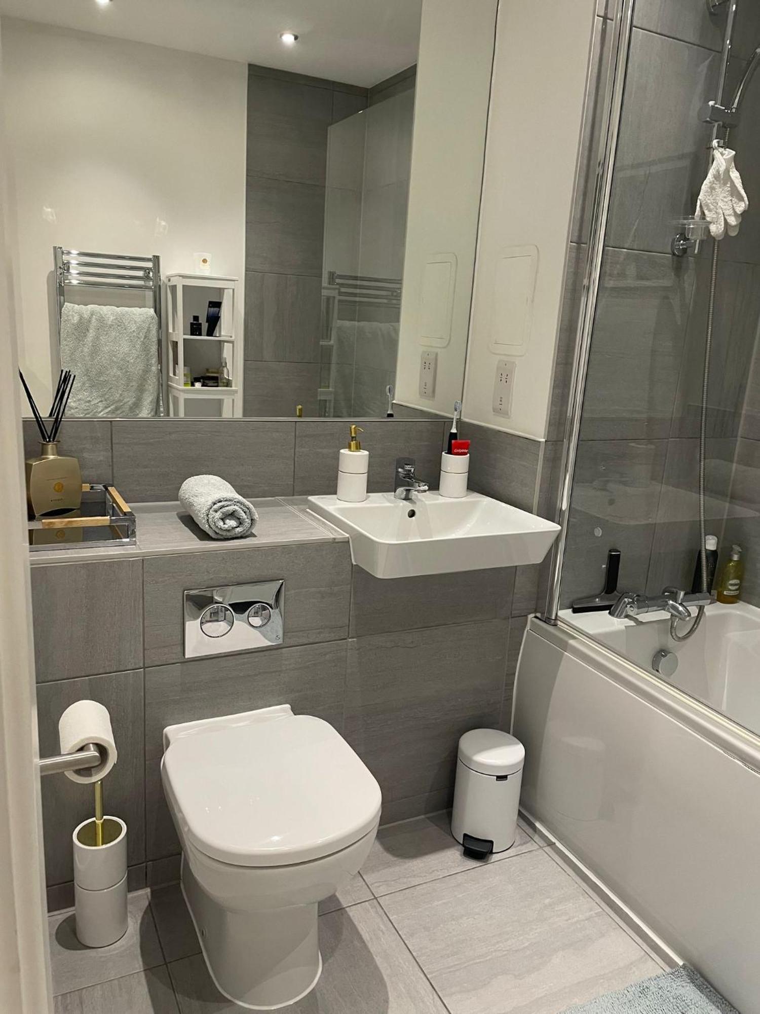 Malixa Uk Apartamento Croydon Exterior foto