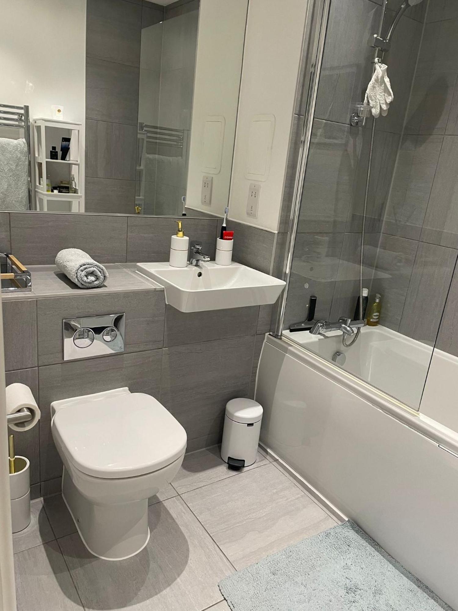 Malixa Uk Apartamento Croydon Exterior foto