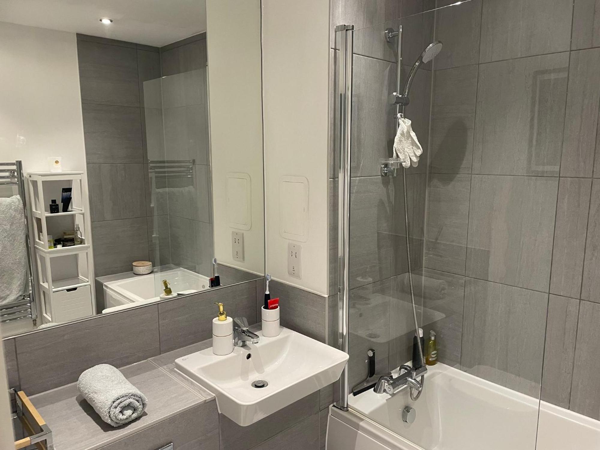 Malixa Uk Apartamento Croydon Exterior foto
